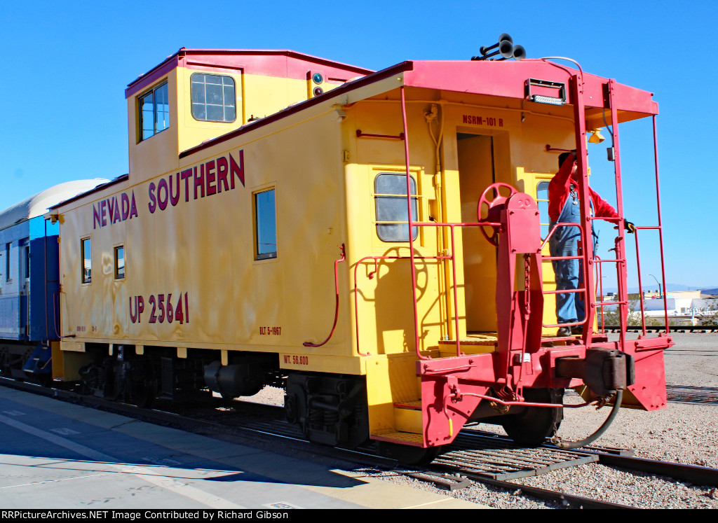 UP 25641 Caboose